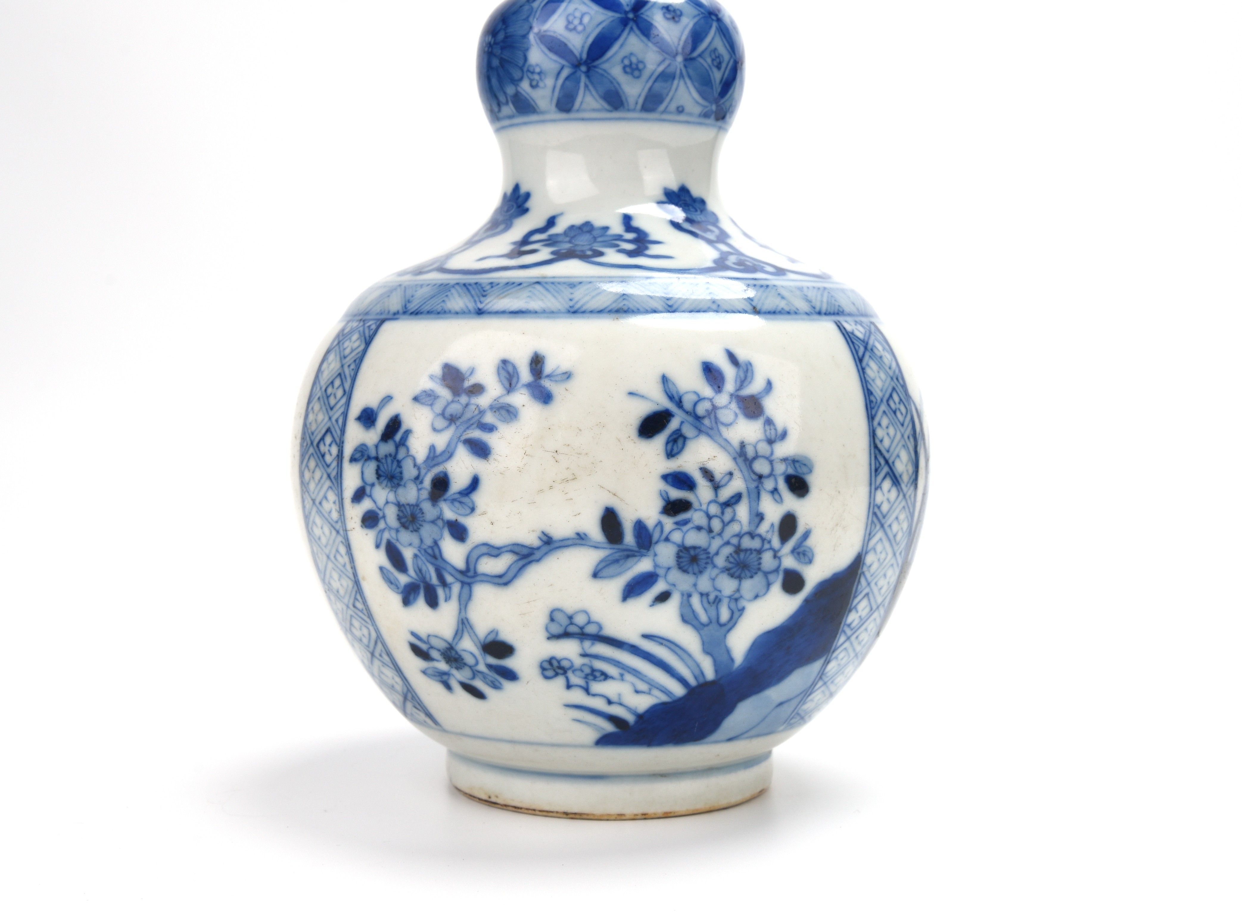 貨幣博物館 | 大清康熙年製花蝶紋青華花瓶 返品不可 Sold as is No returns