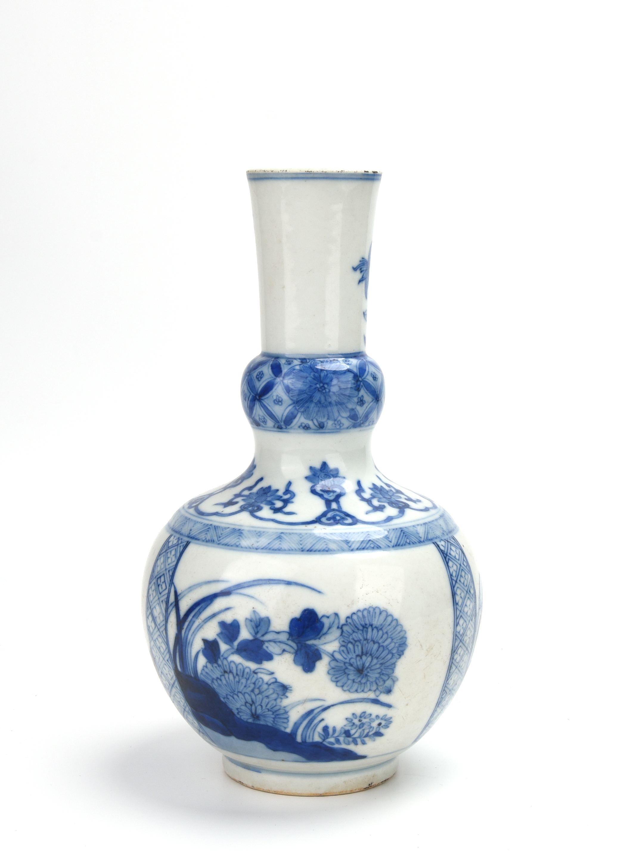 貨幣博物館 | 大清康熙年製花蝶紋青華花瓶 返品不可 Sold as is