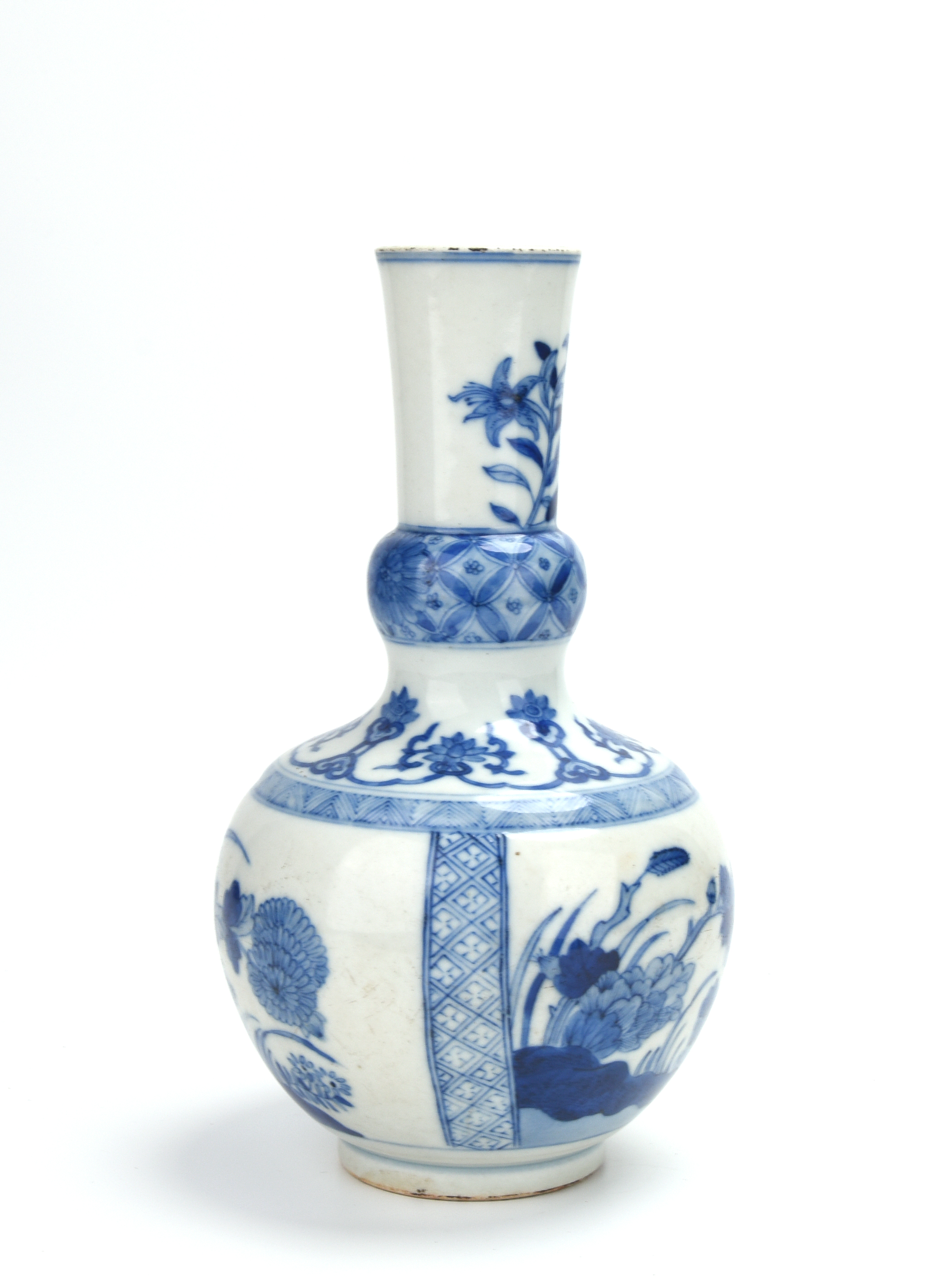 貨幣博物館 | 大清康熙年製花蝶紋青華花瓶 返品不可 Sold as is No returns