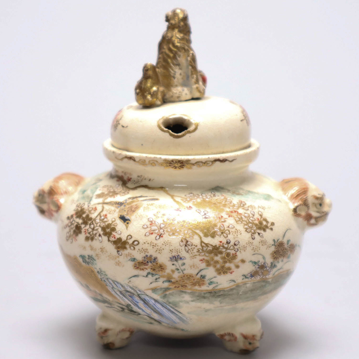 美品　京薩摩　蓮山　香炉　獅子　三ツ脚　蓋付　金彩　豪華絢爛　壼飾　花入　大香炉 貨幣博物館 | 薩摩花鳥耳獅子蓋付香炉（明治時代） ※古美術品の日本