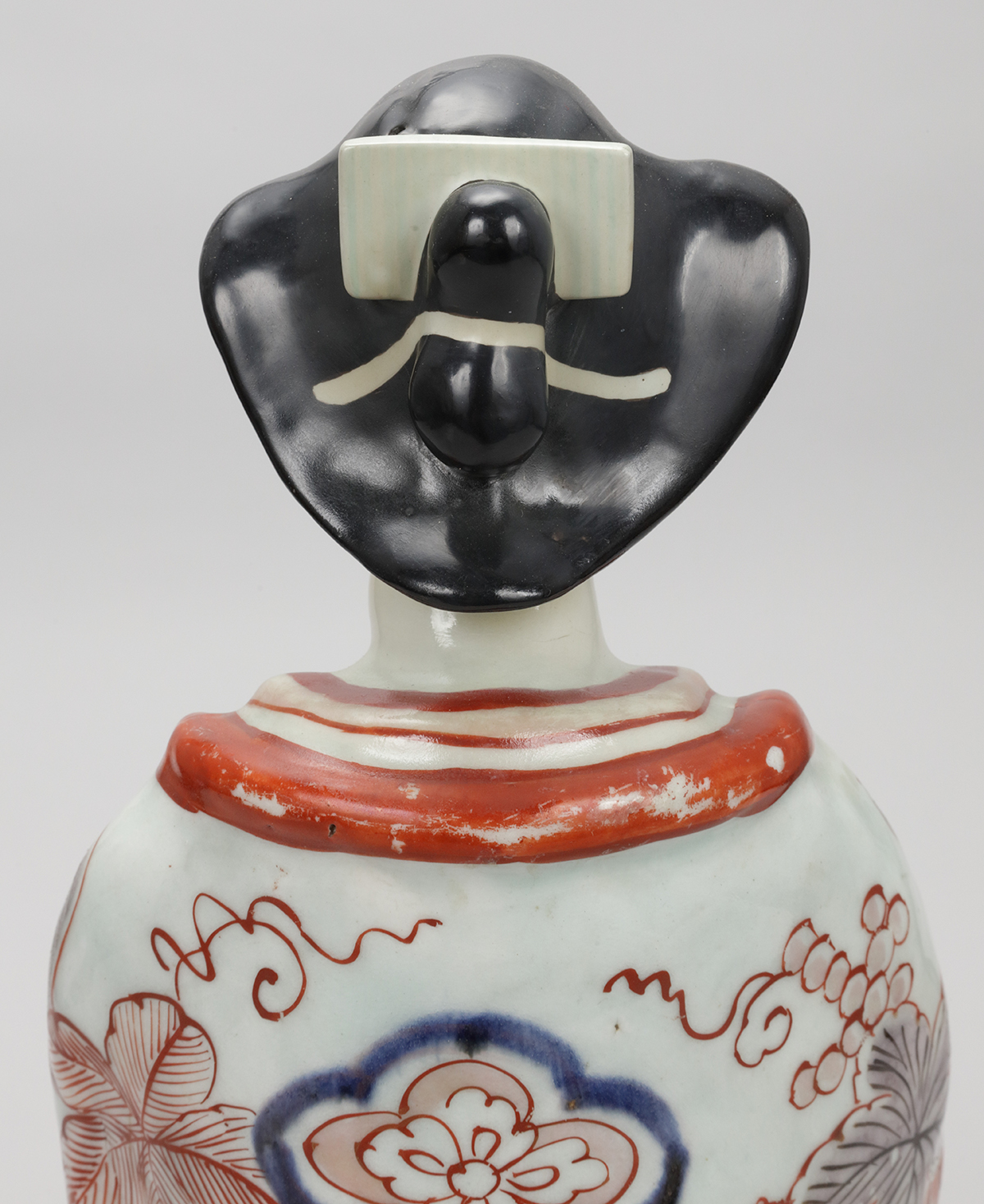 貨幣博物館 | 古伊万里色絵美人人形置物（江戸時代・1700年代