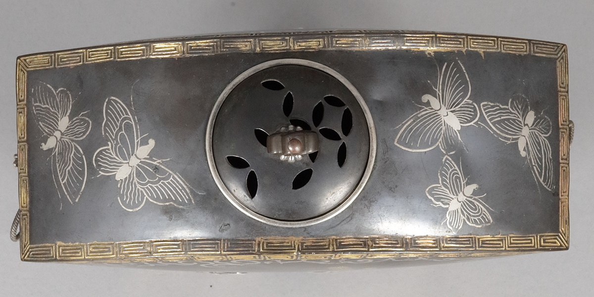 鍛銀鎚目香炉綸子文透 / Forged Silver with Hammered Texture