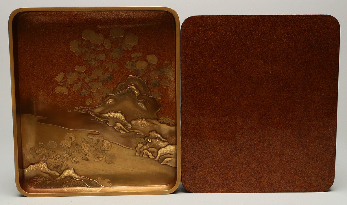 東京国立博物館ミュージアムショップの八橋蒔絵螺鈿硯箱缶入
